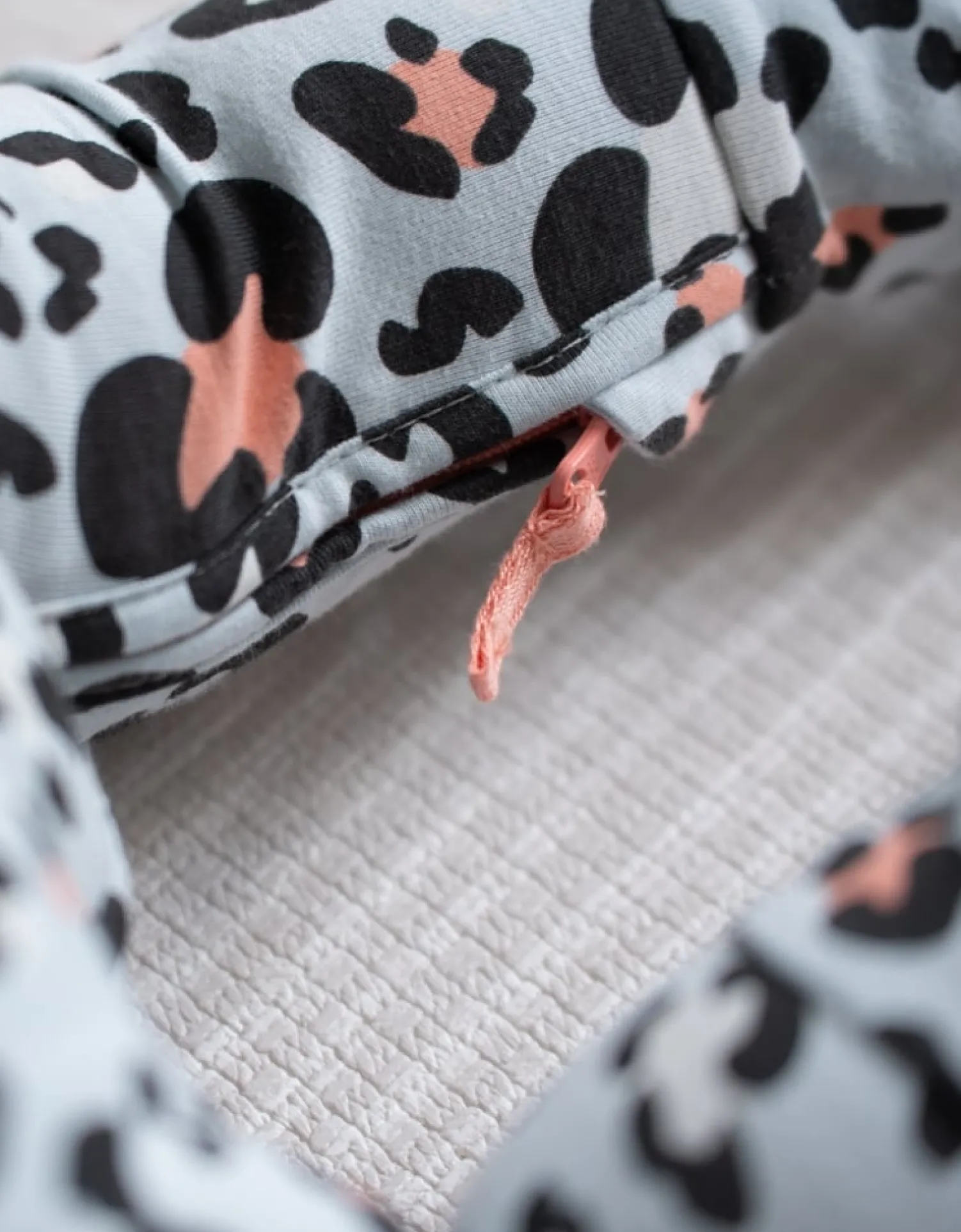 Store Seraphine Theodore | Easy Zip Organic Cotton Sleepsuit & Bib Set