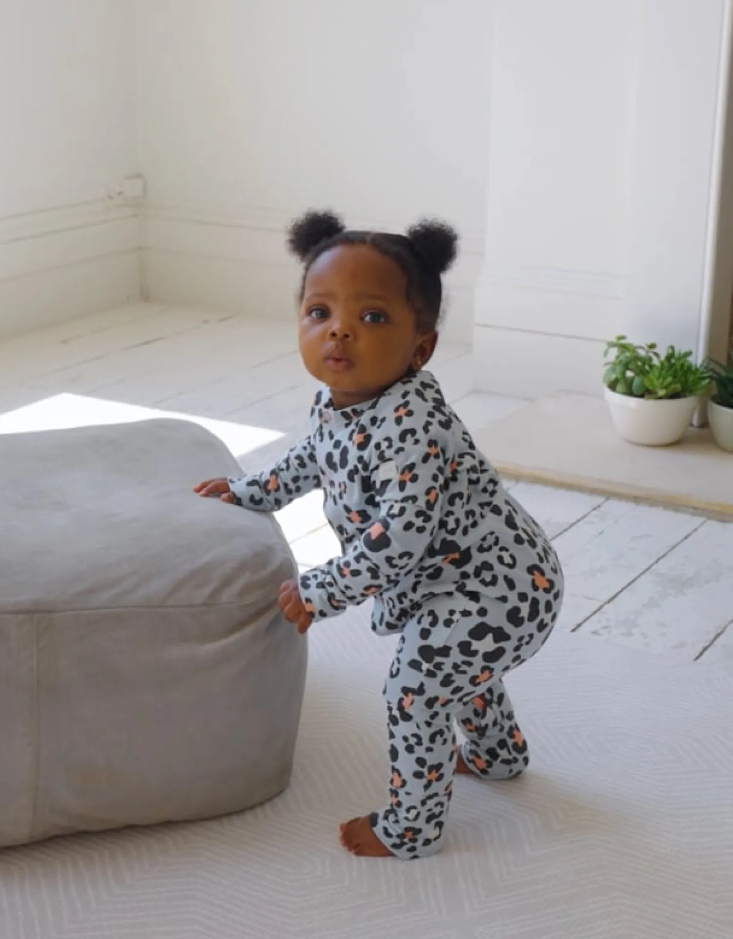 Store Seraphine Theodore | Easy Zip Organic Cotton Sleepsuit & Bib Set